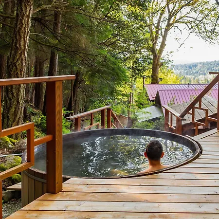 Sungate On Salt Spring - Luxurious Suite With Cedar Hot Tub & View-2